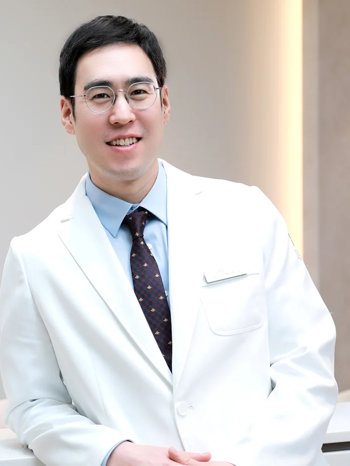 강남 수액 클리닉 베이의원 — Doctor Introduction